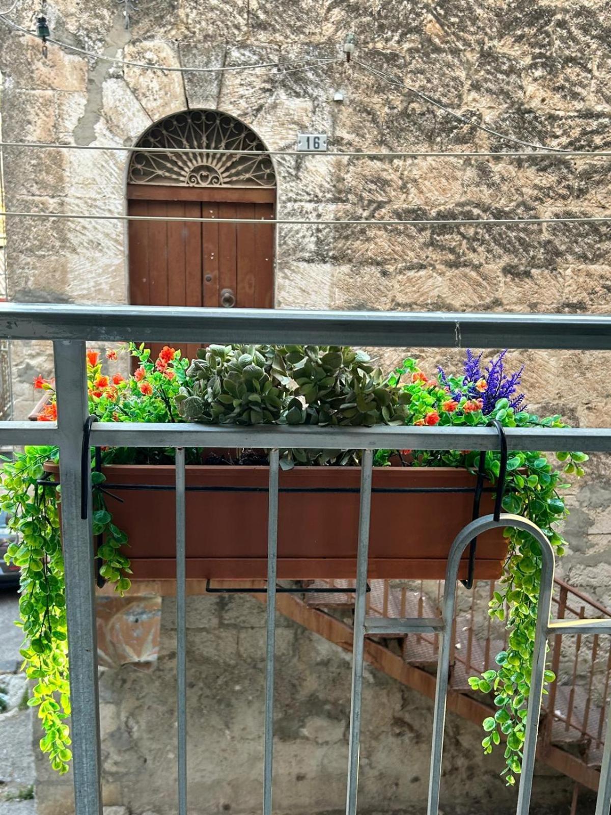 Mussomeli'S Beautiful House Apartamento Exterior foto